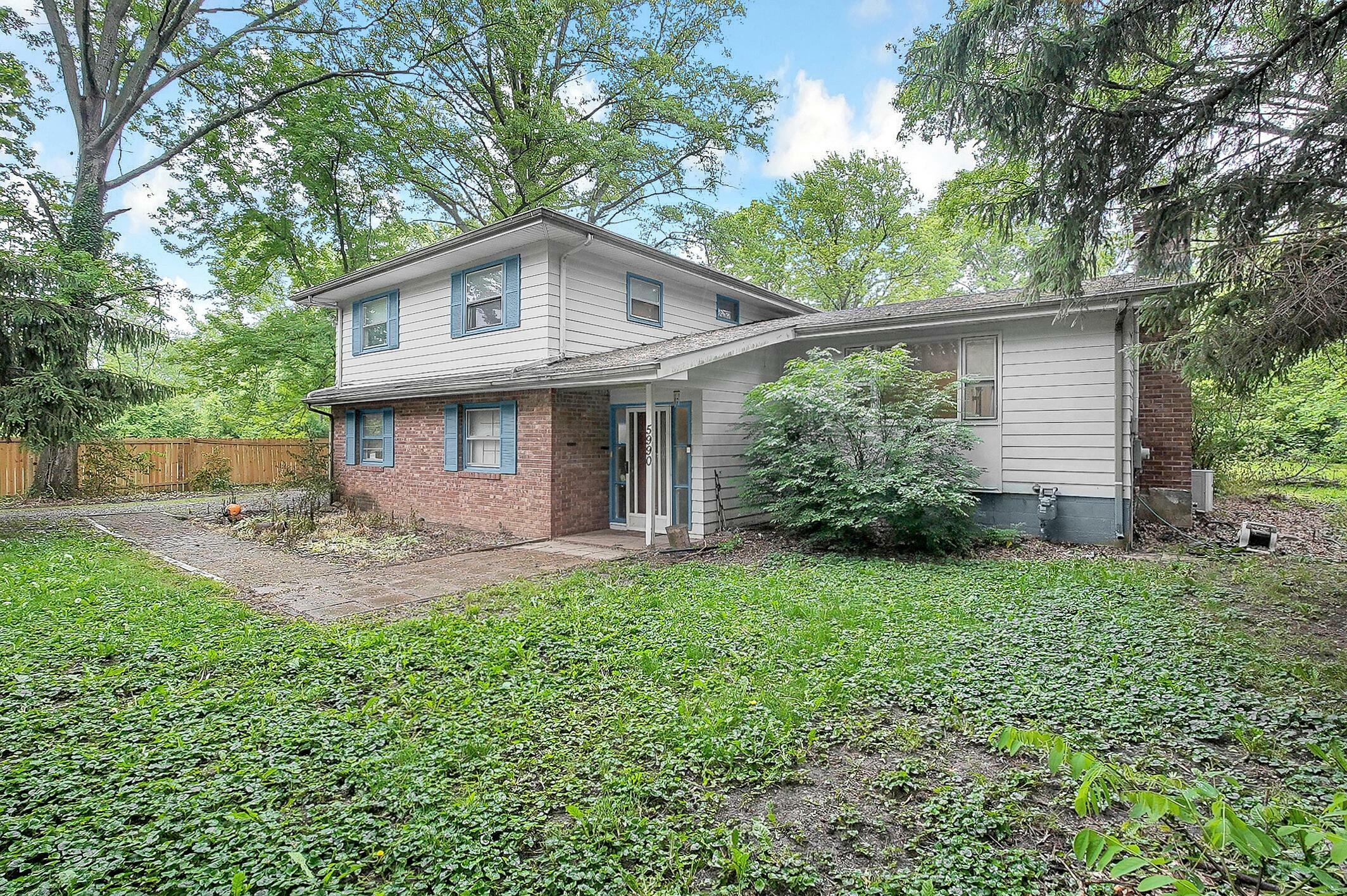 Property Photo: 5990 Roselawn Avenue OH 43232