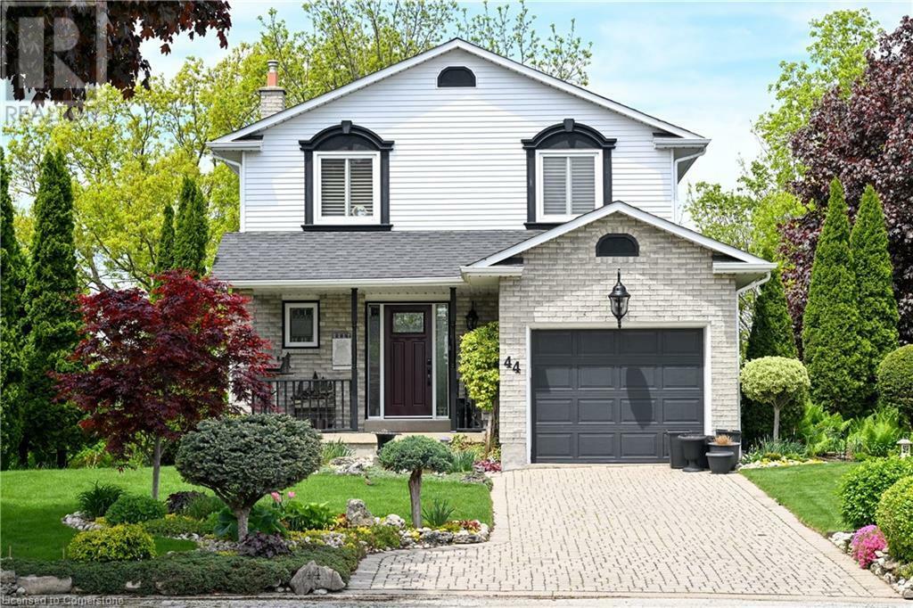 Property Photo: 44 Vesper Court ON L8J 2B5