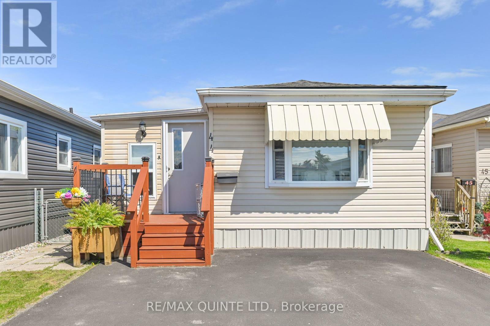 Property Photo: 311 Dundas Street 44 ON K8V 1M1