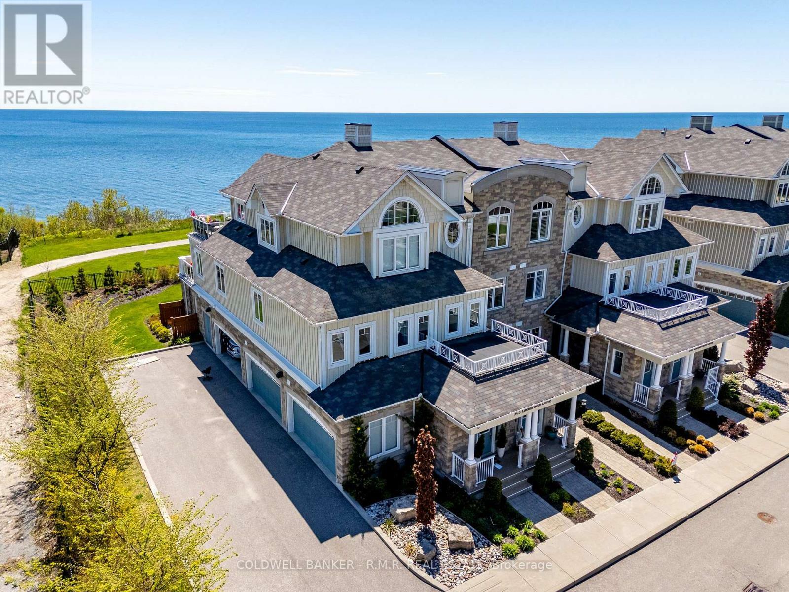 Photo de la propriété: 305 Lakebreeze Drive 6G ON L1B 0A1