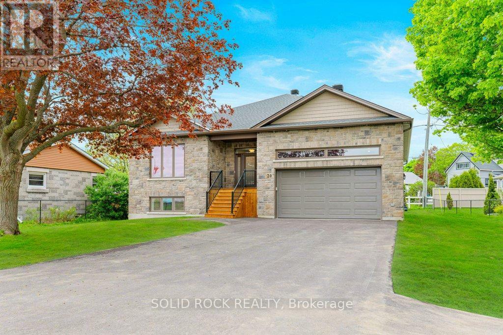 Property Photo: 30 Lakeview Drive ON K0E 1K0