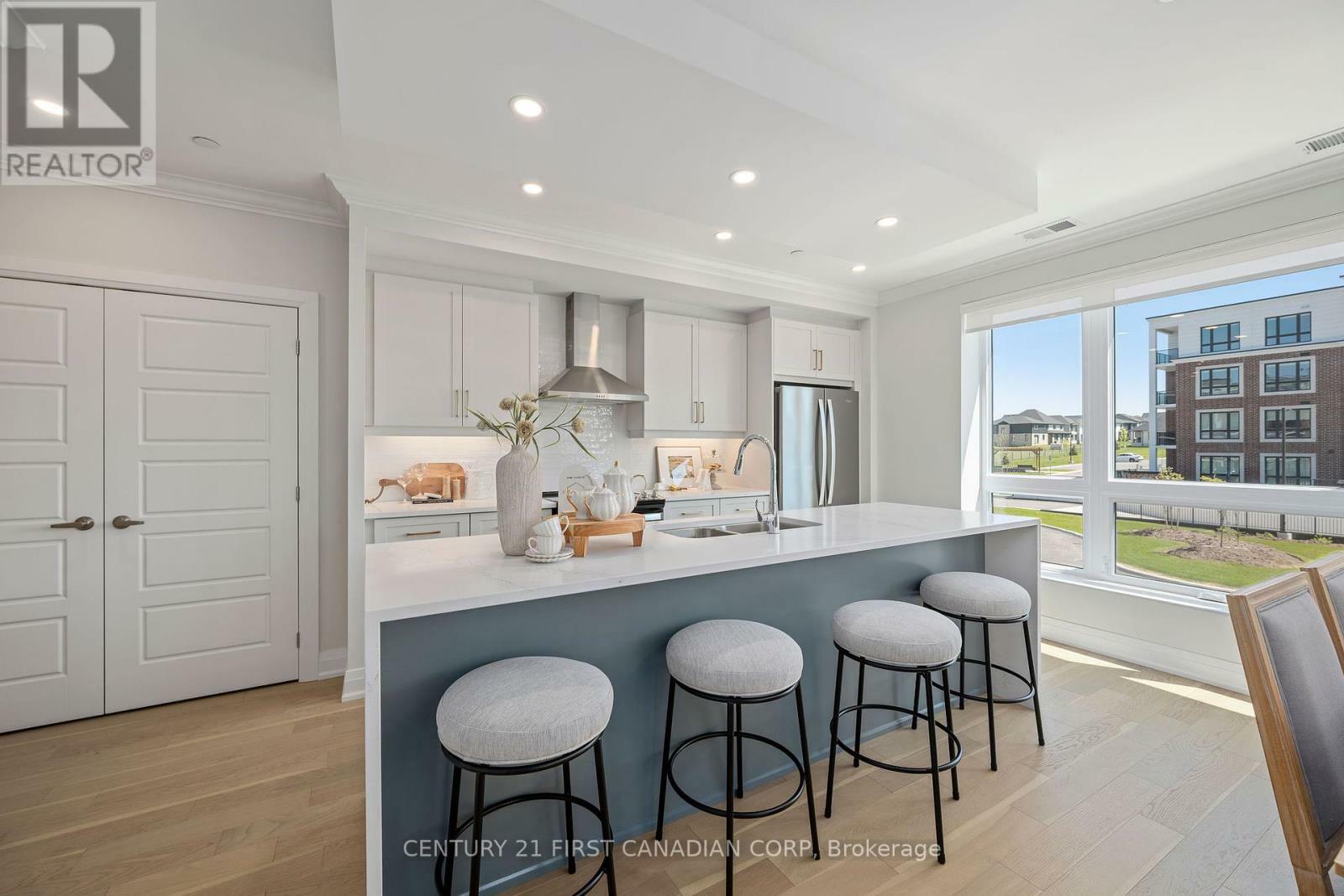 Property Photo:  1975 Fountain Grass Drive 204  ON N6K 0M3 