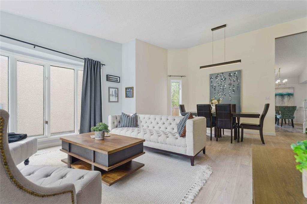 Property Photo: 171 Southbend Crescent MB R3Y 1K6