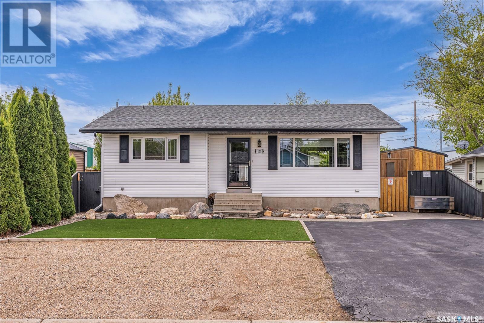 Property Photo: 107 4th Avenue W SK S0K 4T0