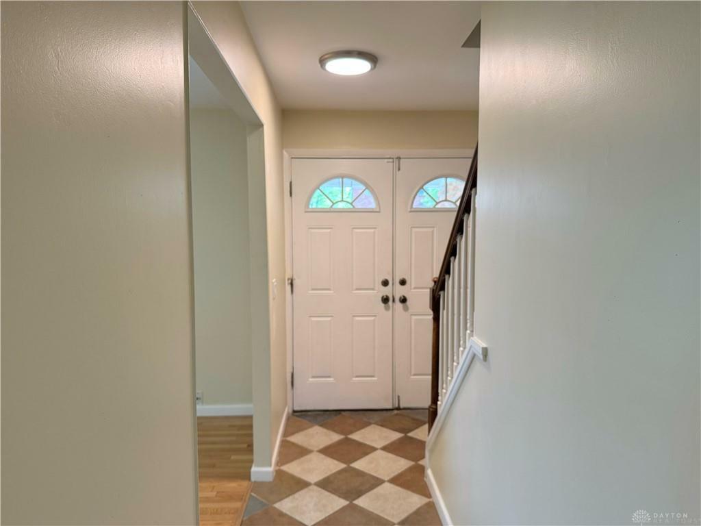 Property Photo:  1121 Gracewind Court  OH 45231 