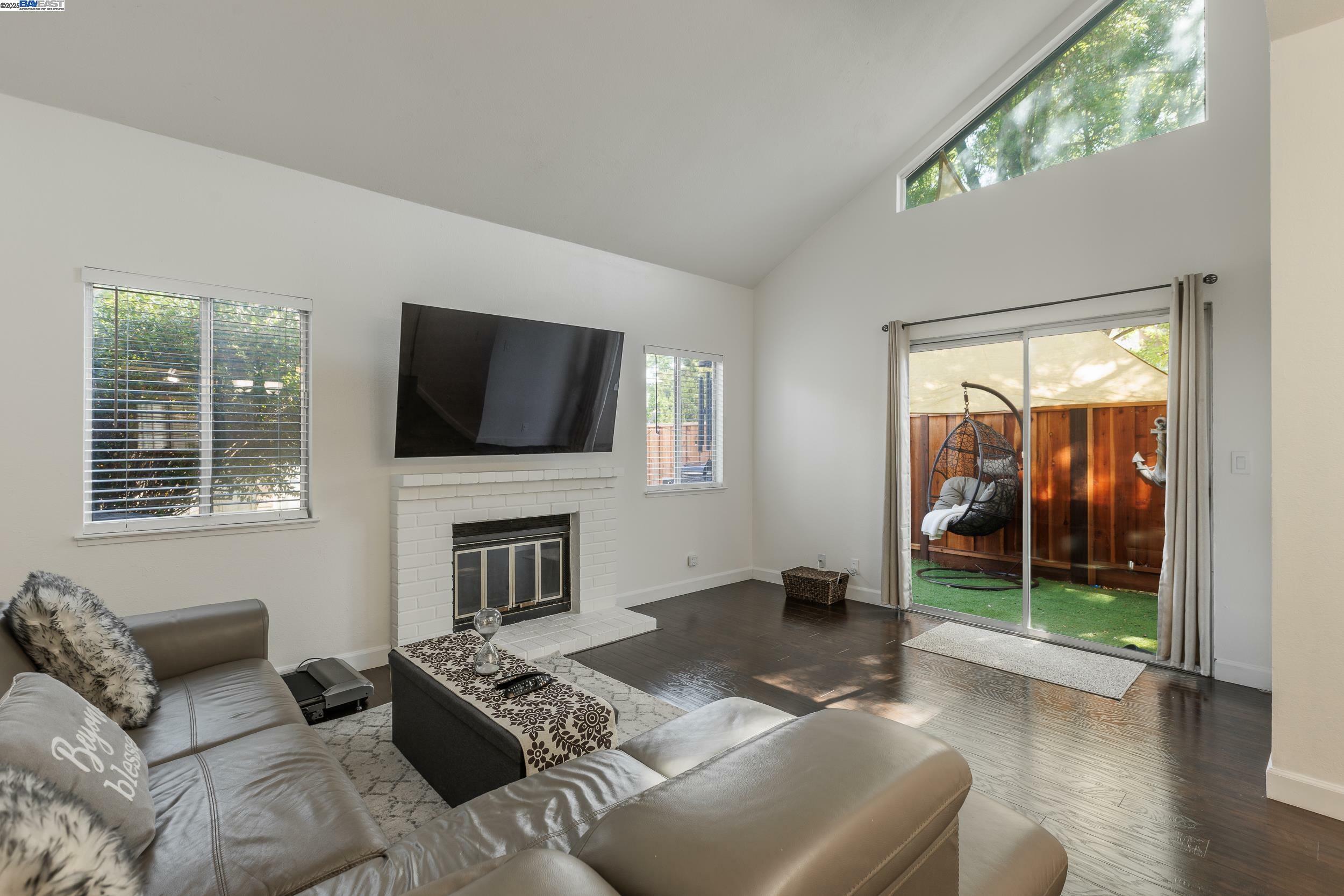 286 Birch Creek Dr  Pleasanton CA 94566 photo