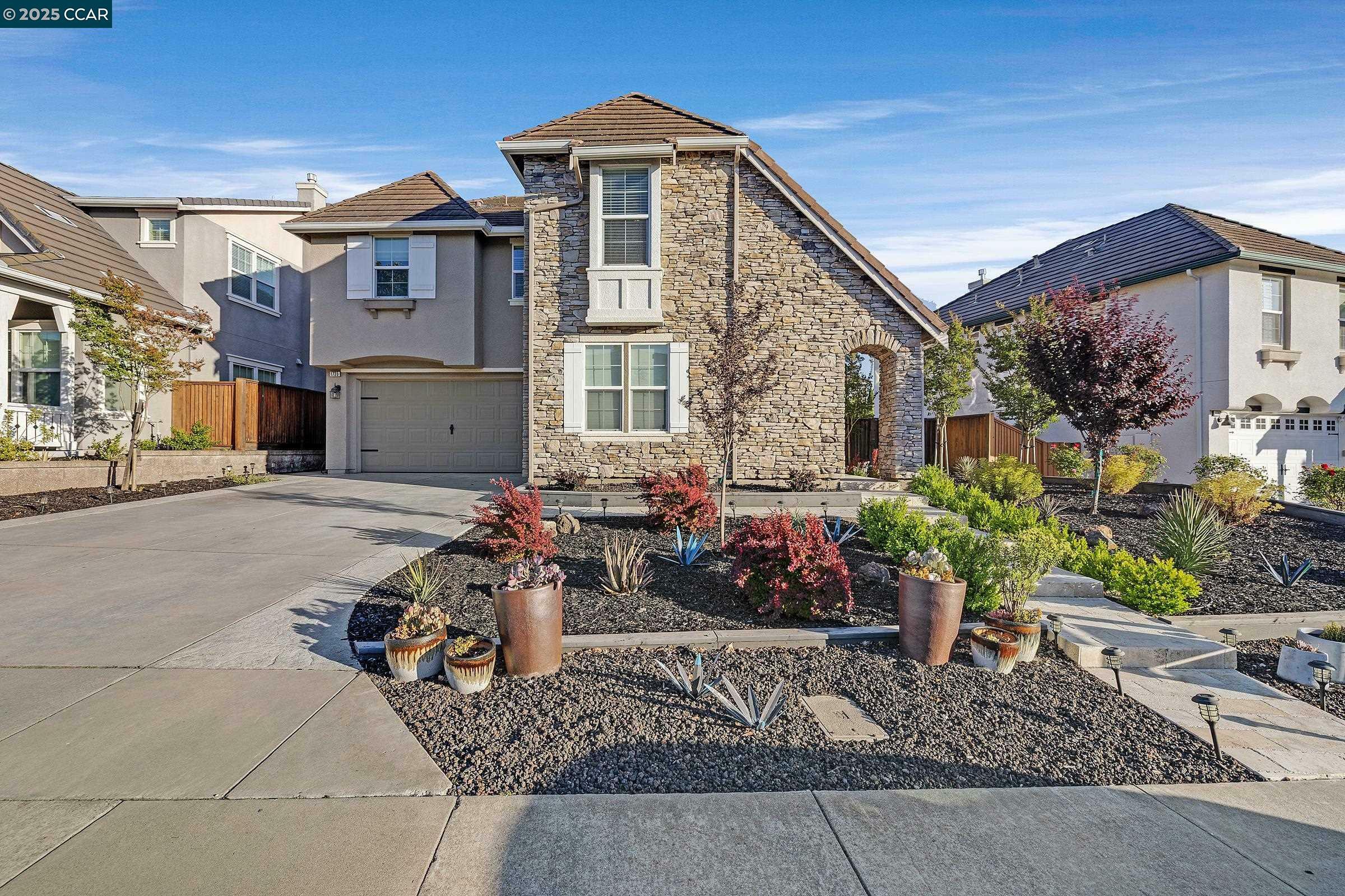 Property Photo: 1735 Cottswald St CA 94506