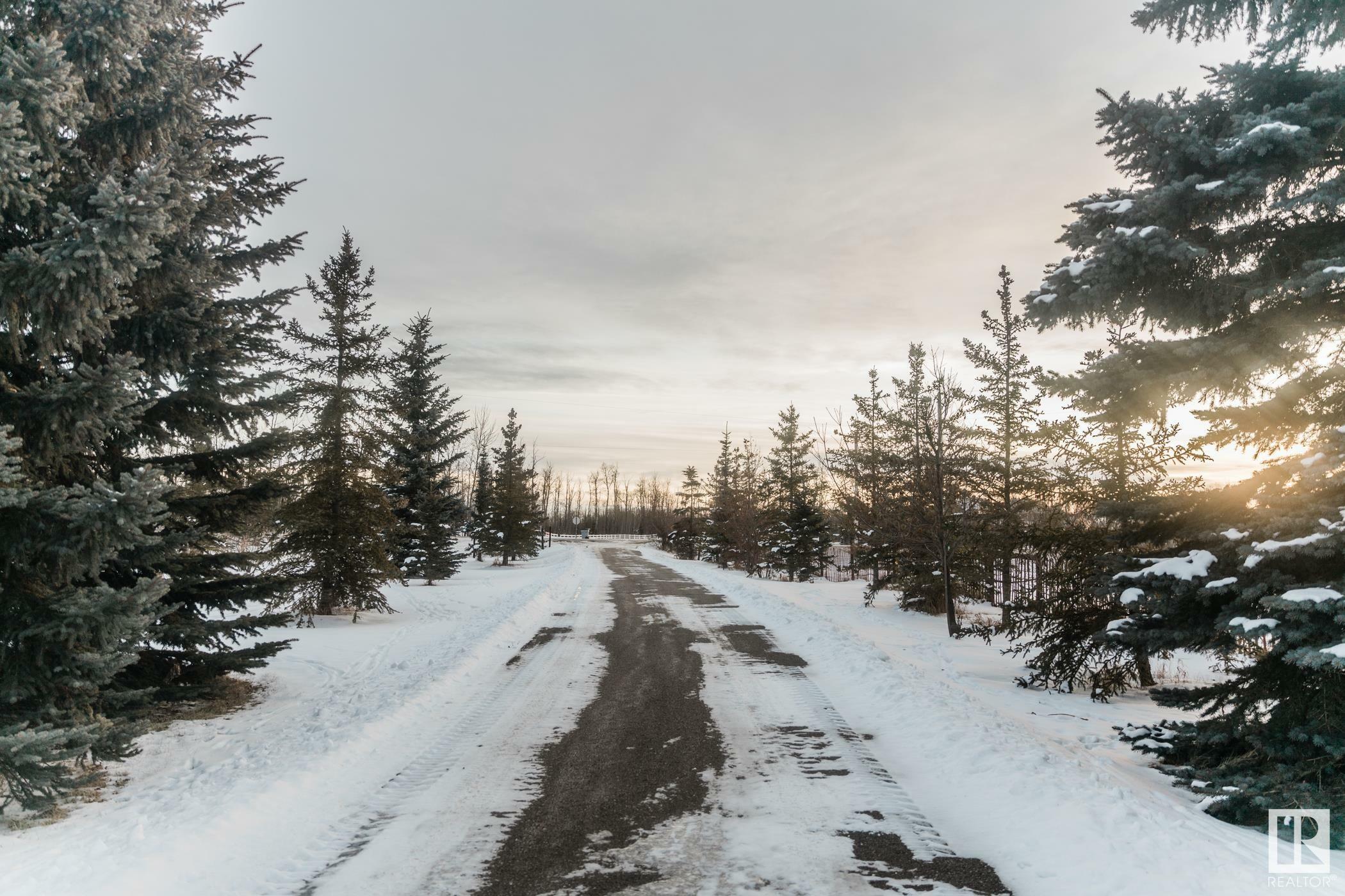 Photo de la propriété: 23450 Twp Road 505 AB T4X 0S1