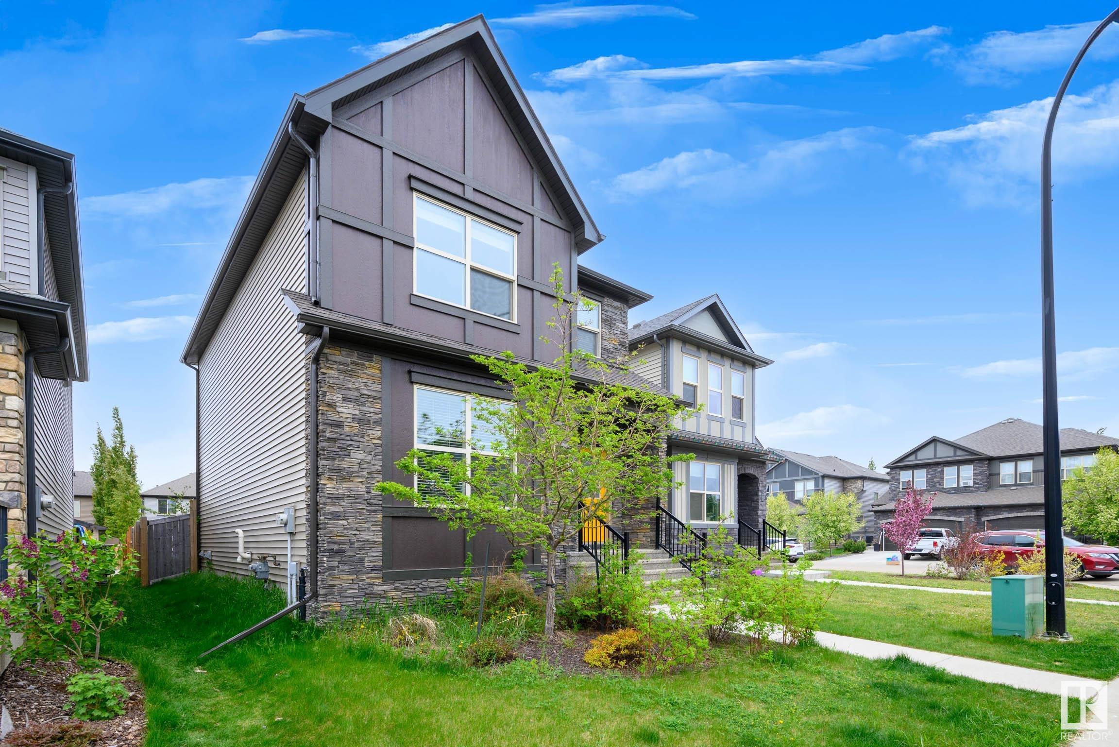 Property Photo:  30 Greenbury Manor  AB T7X 0M1 