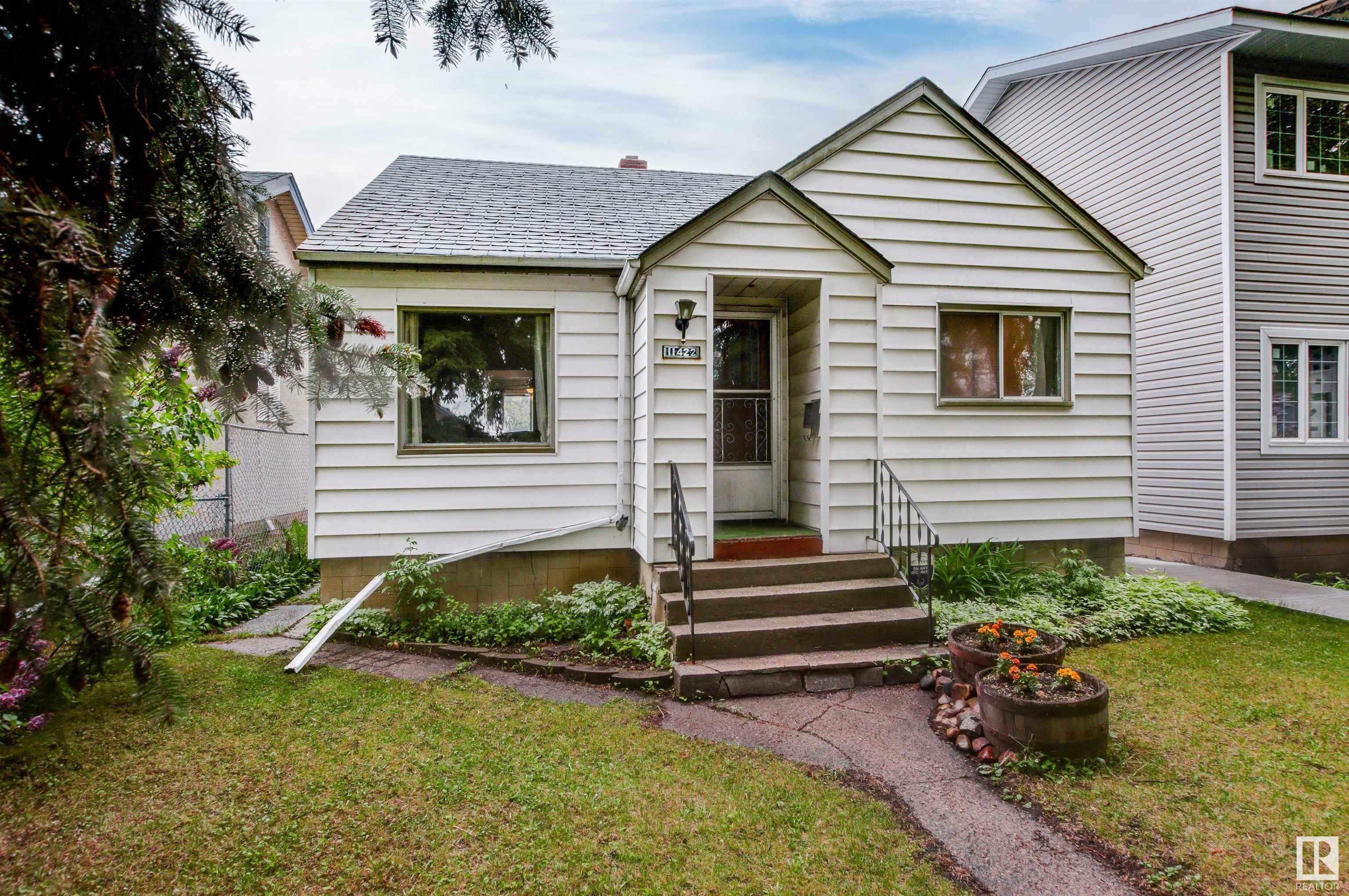Photo de la propriété: 11422 83 Street NW AB T5B 2Y3