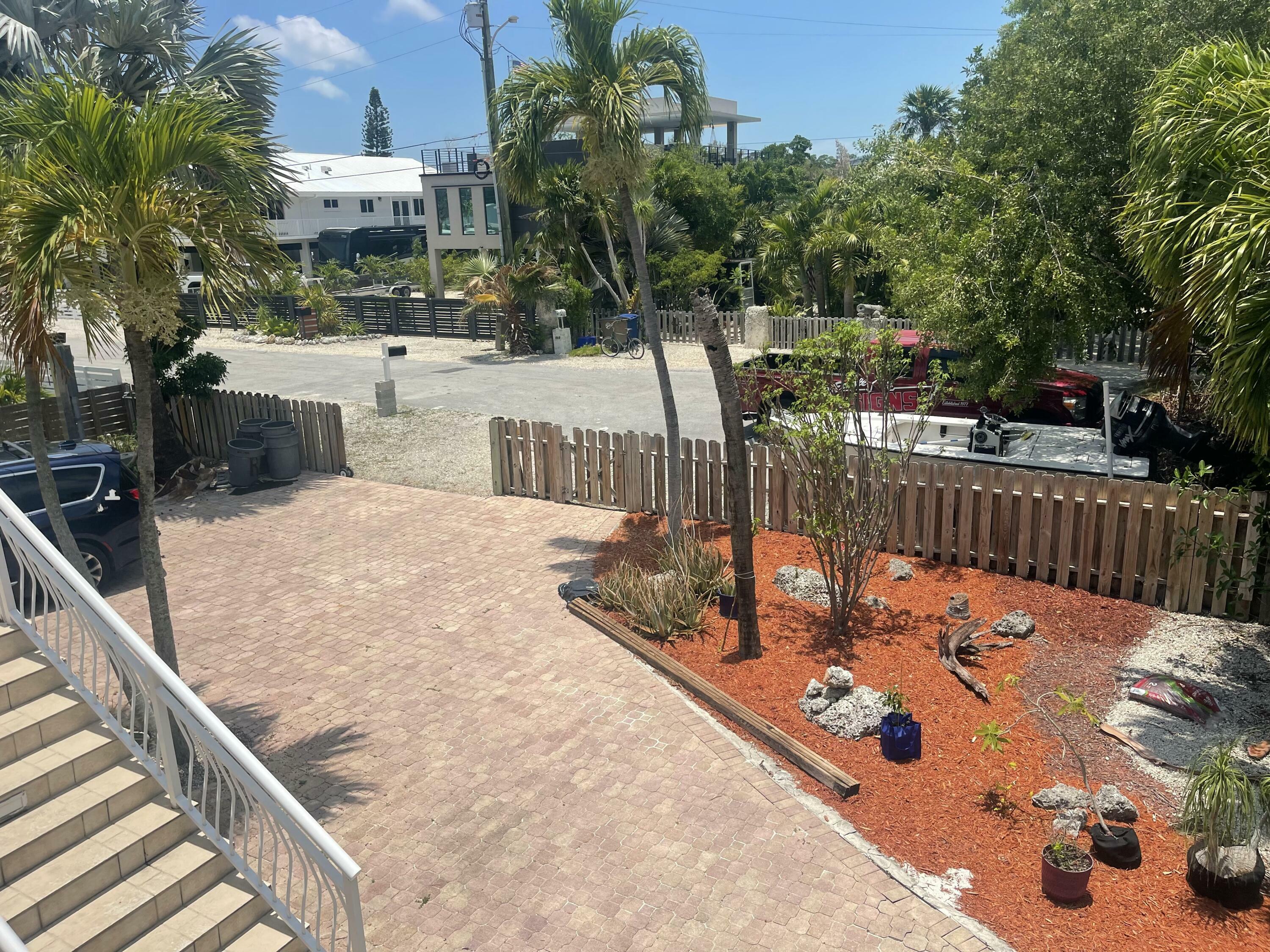Property Photo: 894 Ellen Drive FL 33037