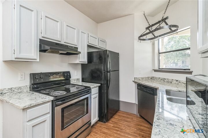Property Photo: 421 W San Antonio Street H1 TX 78666