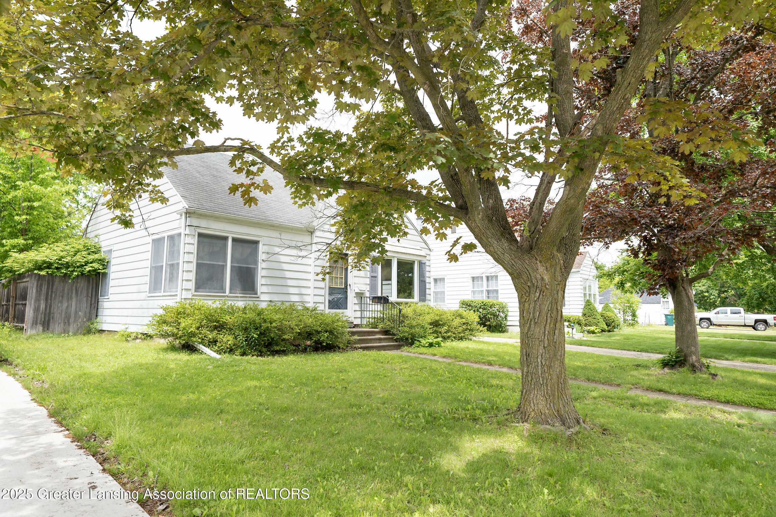 Property Photo: 1720 Quentin Avenue MI 48910