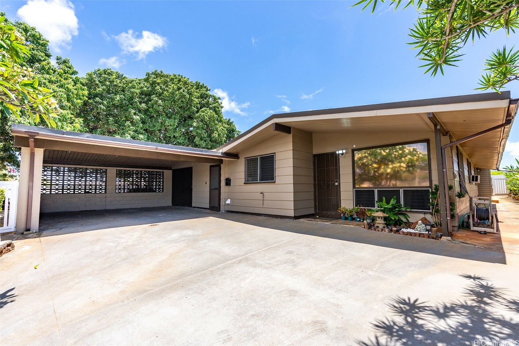 Property Photo: 98-1225 Ulune Street HI 96701