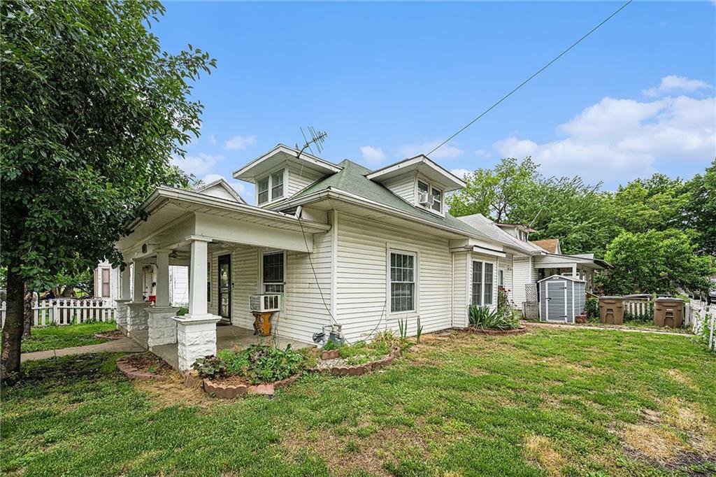 Property Photo: 614 S 7th Street KS 66002