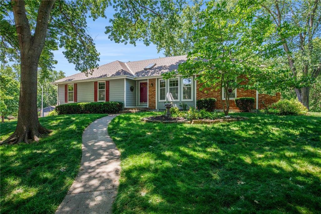 Property Photo:  6116 N Amoret Avenue  MO 64151 