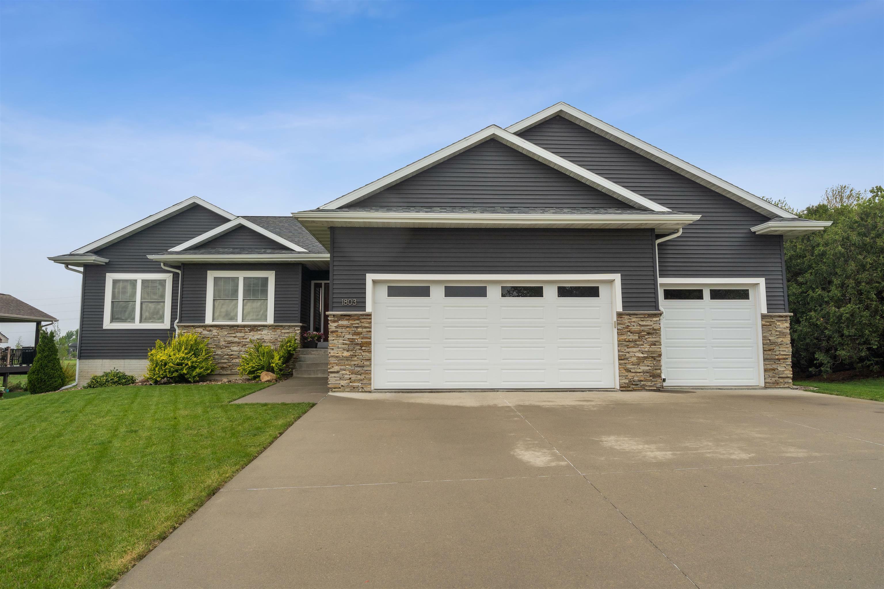Property Photo: 1803 Richard Road IA 50613