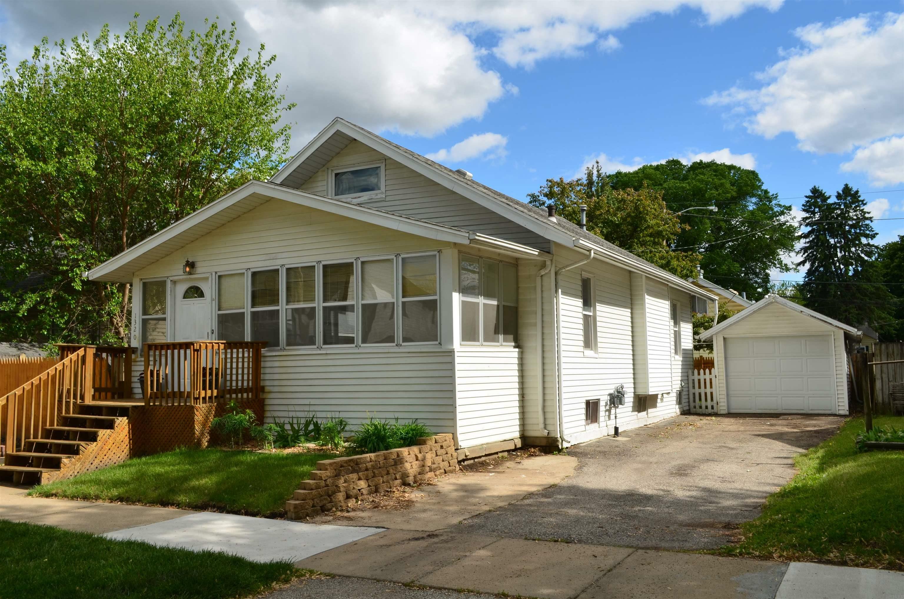 1320 Leavitt Street  Waterloo IA 50702 photo