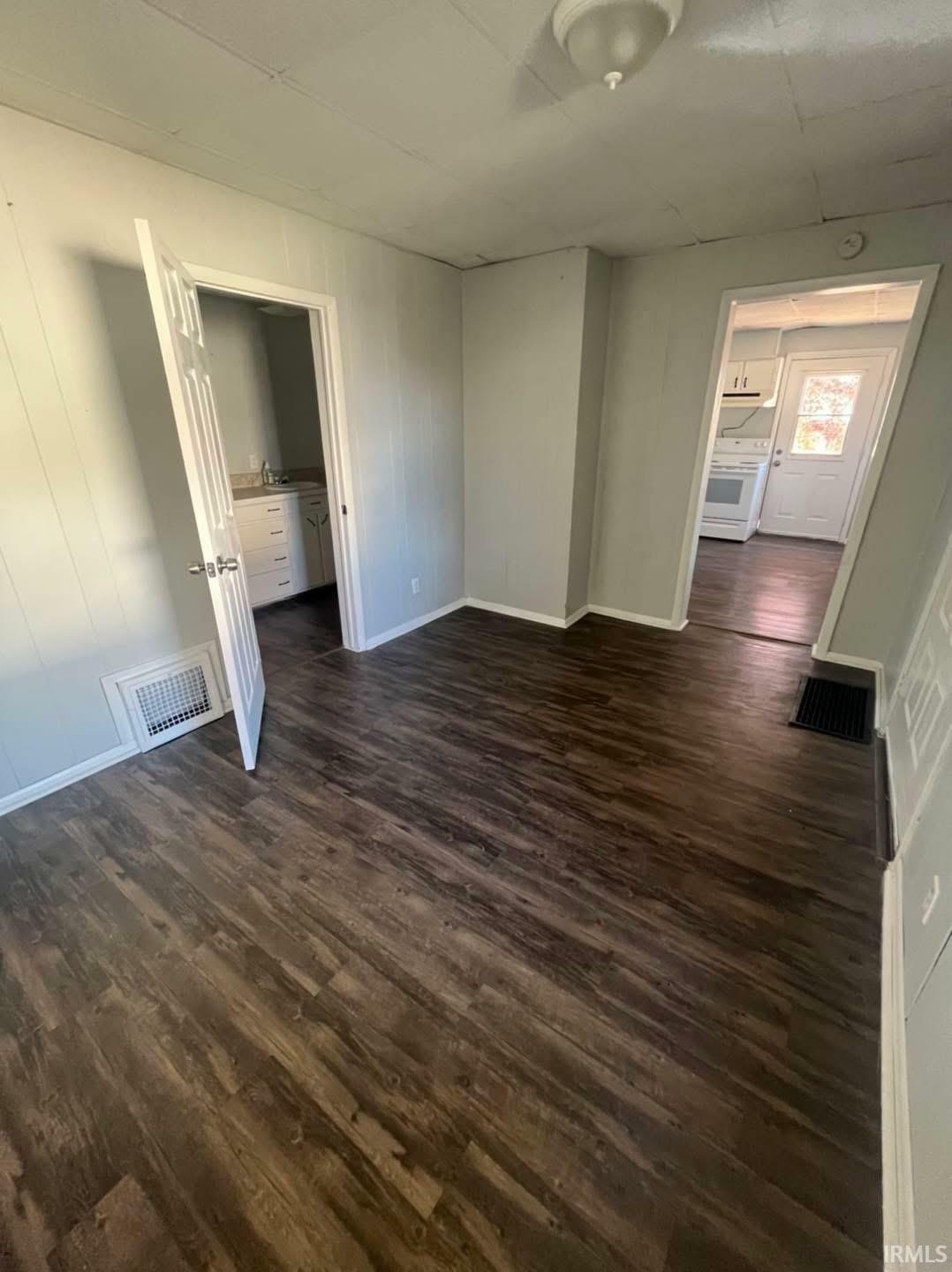 Property Photo:  1120 N 2nd Avenue  IN 47710-1952 
