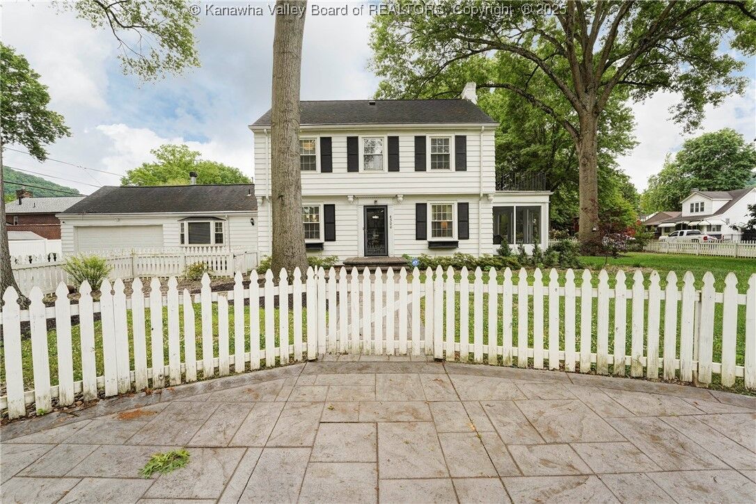 Property Photo: 4300 Staunton Avenue WV 25304