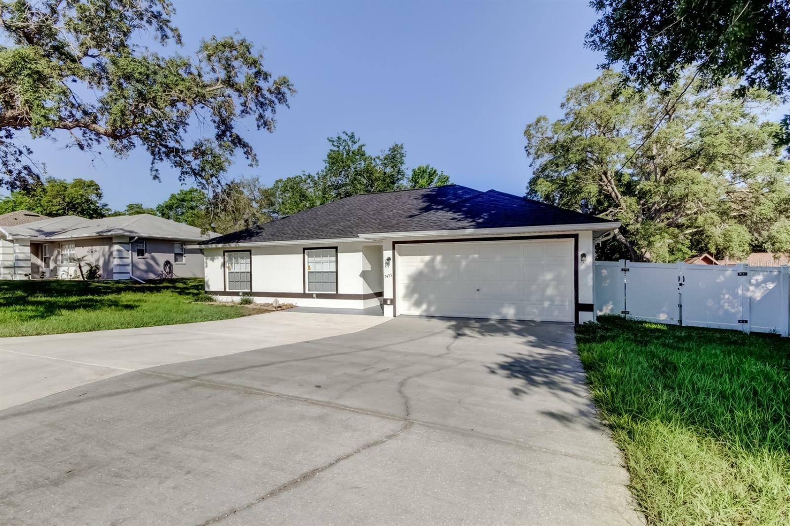 Property Photo: 5435 Birchwood Road FL 34608