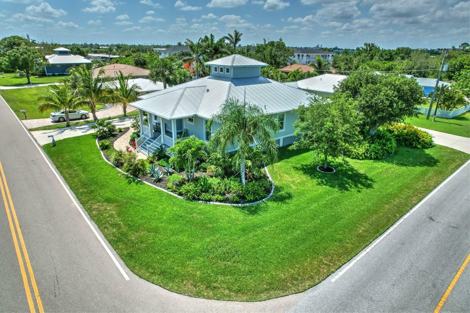 Property Photo: 329 W Grace Street FL 33950