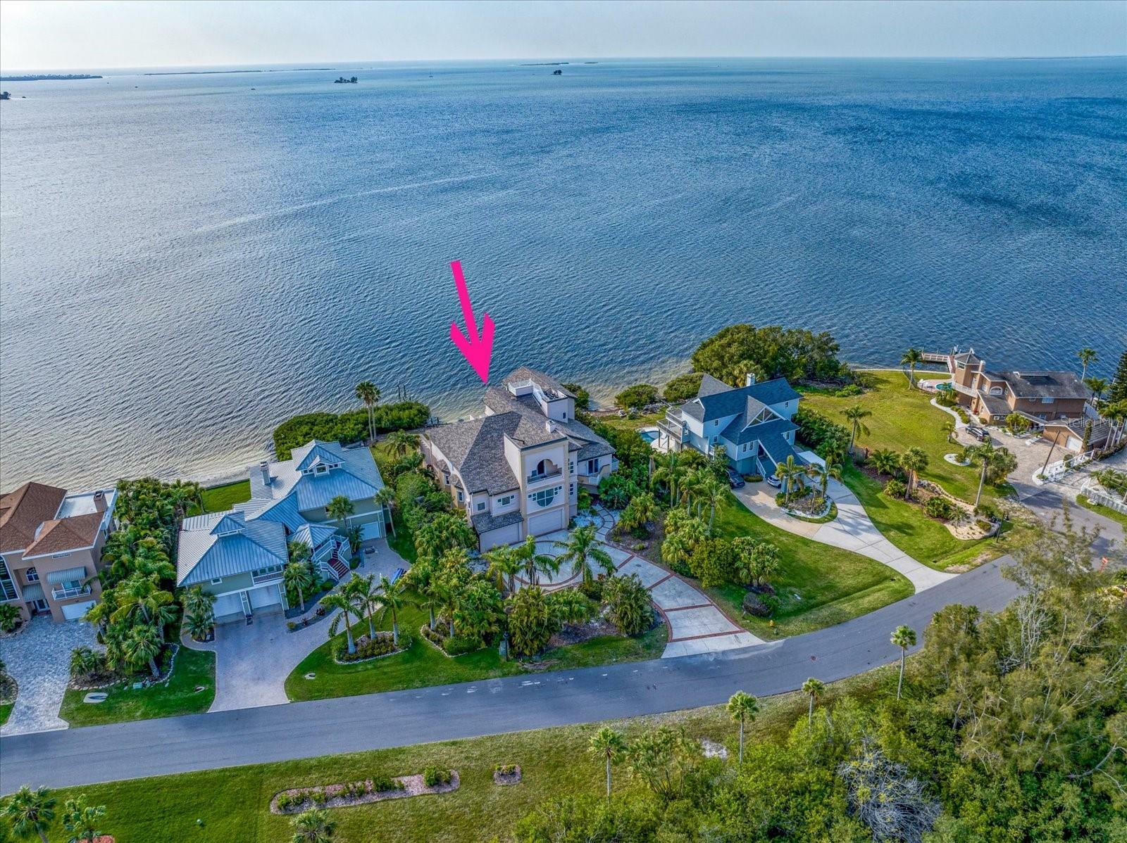 Property Photo: 812 Point Seaside Drive FL 34681