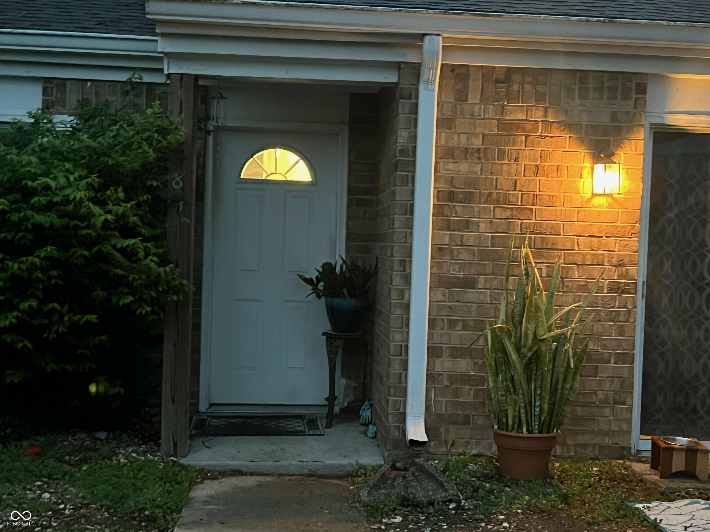 Property Photo: 3984 Braddock Road IN 46268