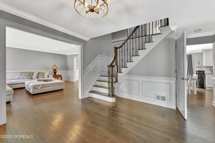 Property Photo:  25 Briar Hill Drive  NJ 07726 