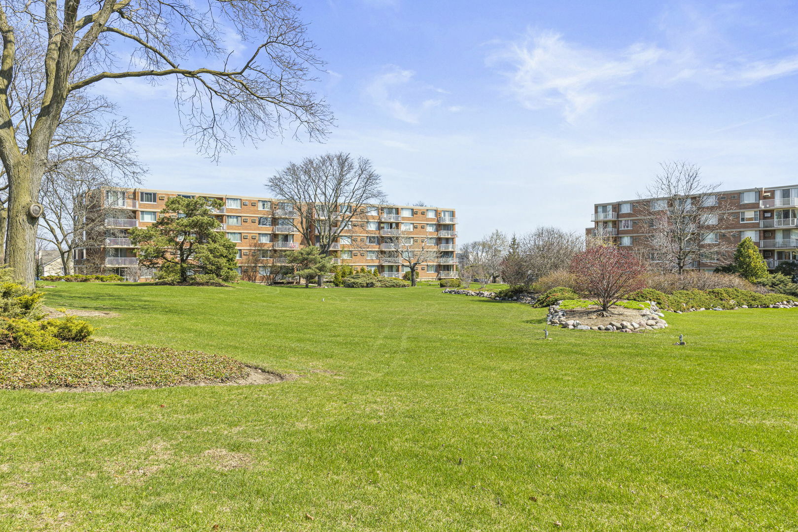 Property Photo: 2211 S Highland Avenue 1B IL 60148