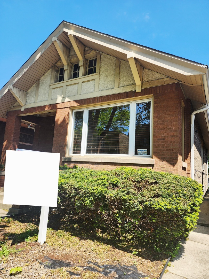 Property Photo: 7645 S Cornell Avenue IL 60649