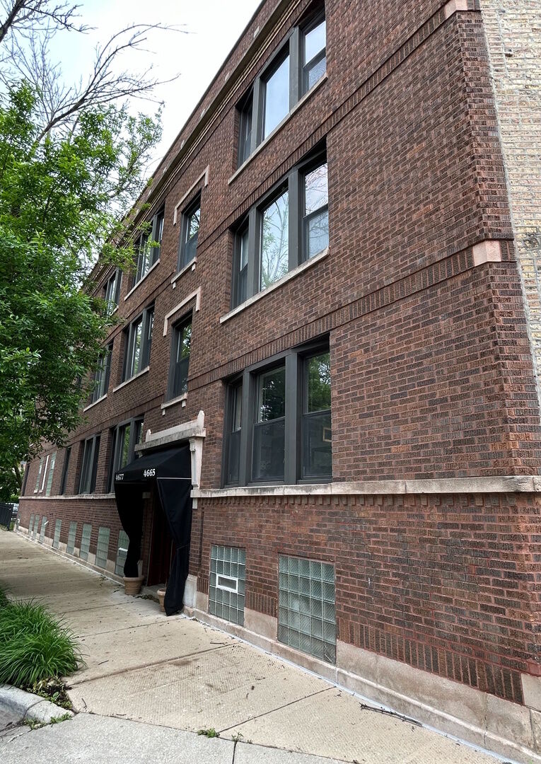 Property Photo:  4665 N Virginia Avenue 2S  IL 60625 