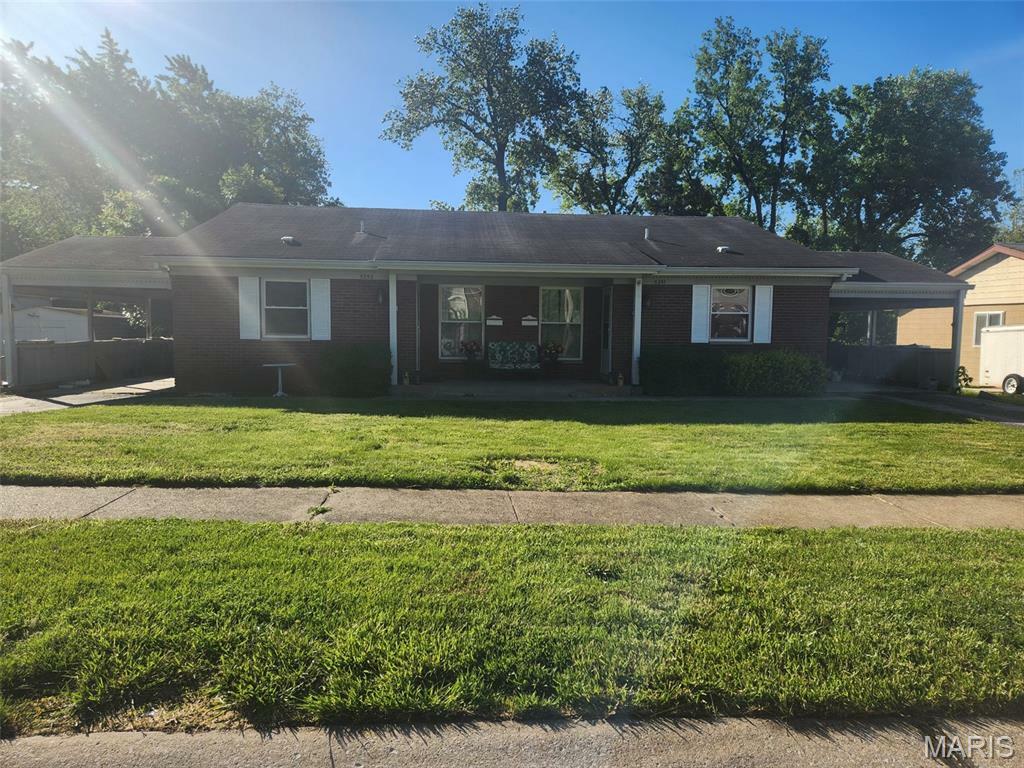 Property Photo: 5251 Ville Anita Court MO 63042