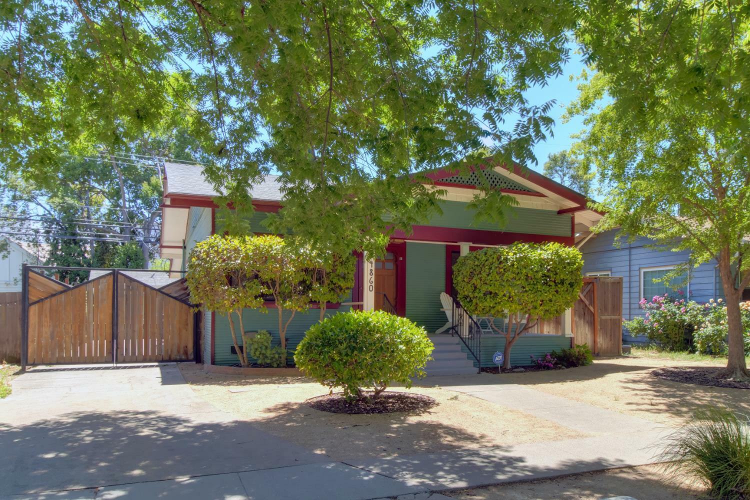 Property Photo: 4860 U Street CA 95817