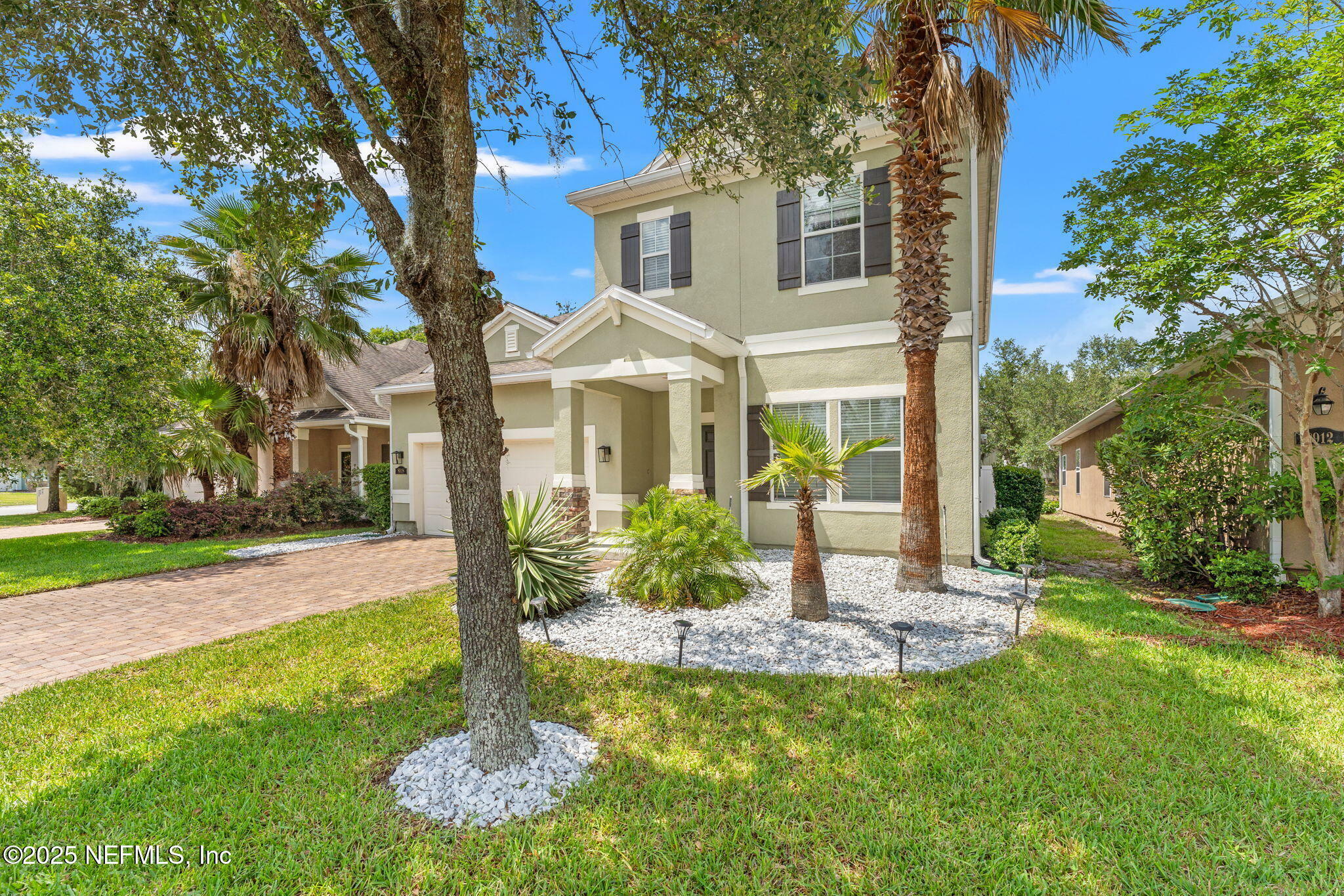 Property Photo:  8918 Devon Pines Drive  FL 32211 