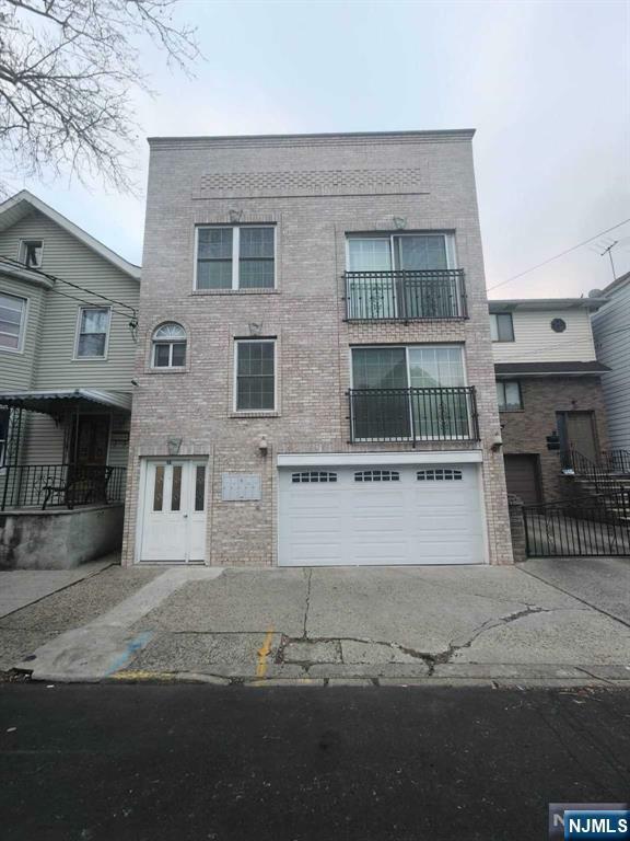 Property Photo:  13 S 3rd Street 2F  NJ 07029 
