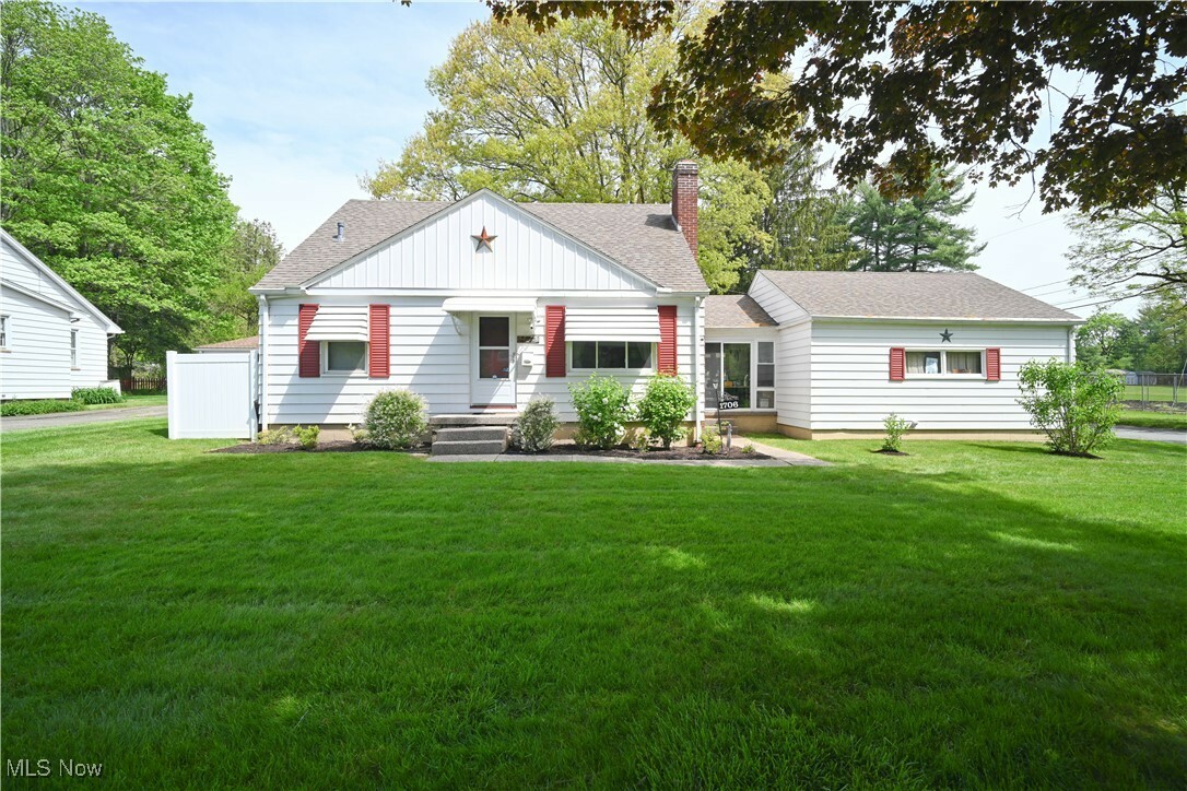 Property Photo: 1706 McCollum Road OH 44509