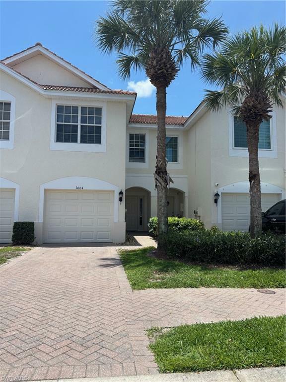 Property Photo: 1004 Hampton Cir FL 34105