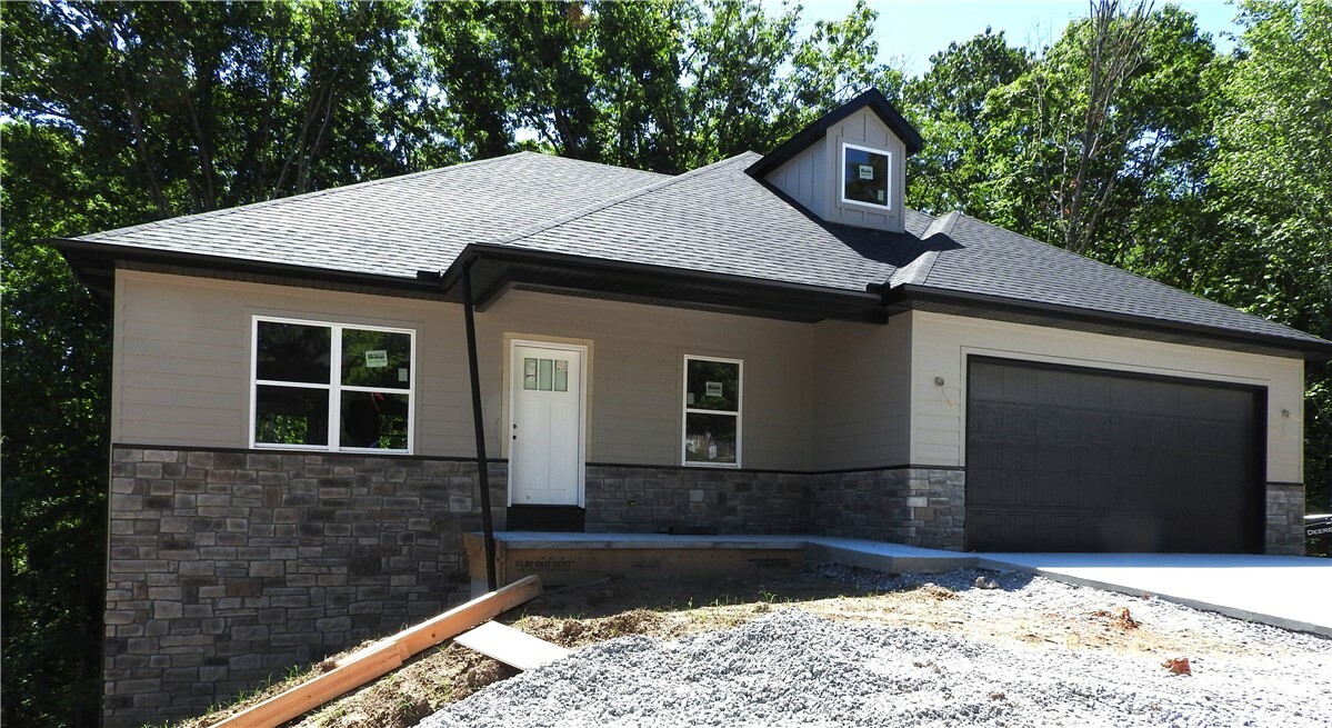 Property Photo: 6 Marionet Circle AR 72714