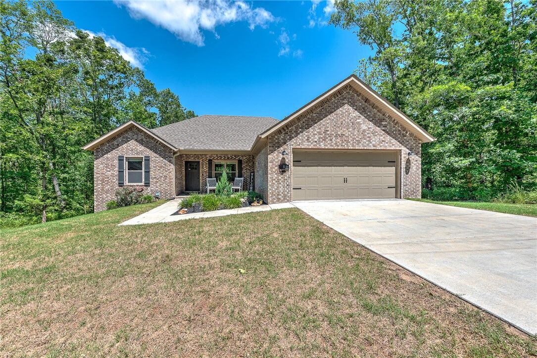 Property Photo:  8 Banff Lane  AR 72715 