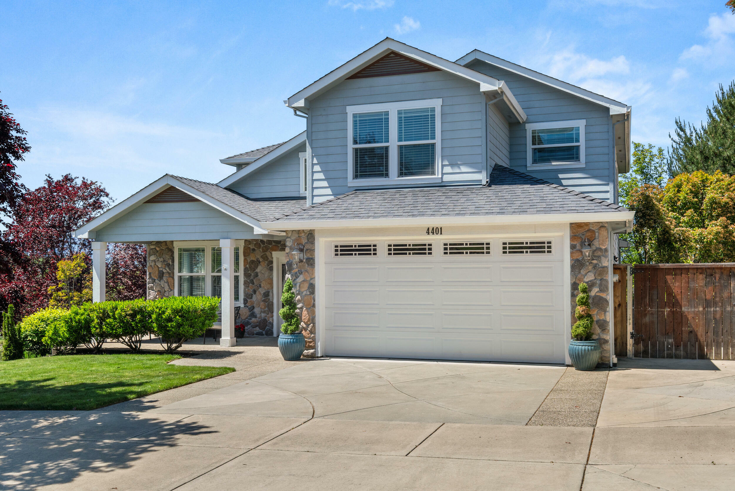 Property Photo: 4401 Park Ridge Drive OR 97504