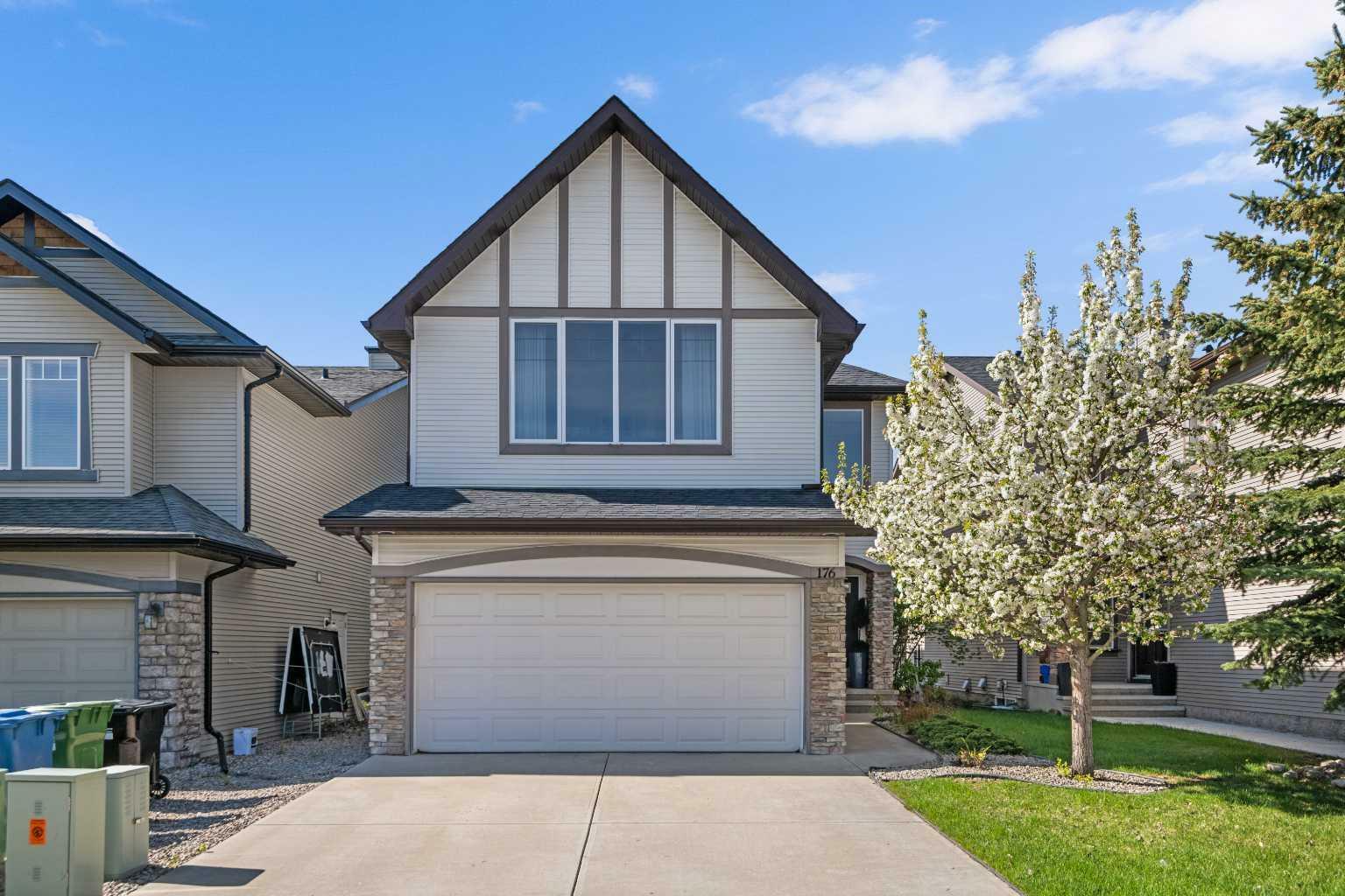 Photo de la propriété: 176 Cougarstone Court SW AB T3H 5R4
