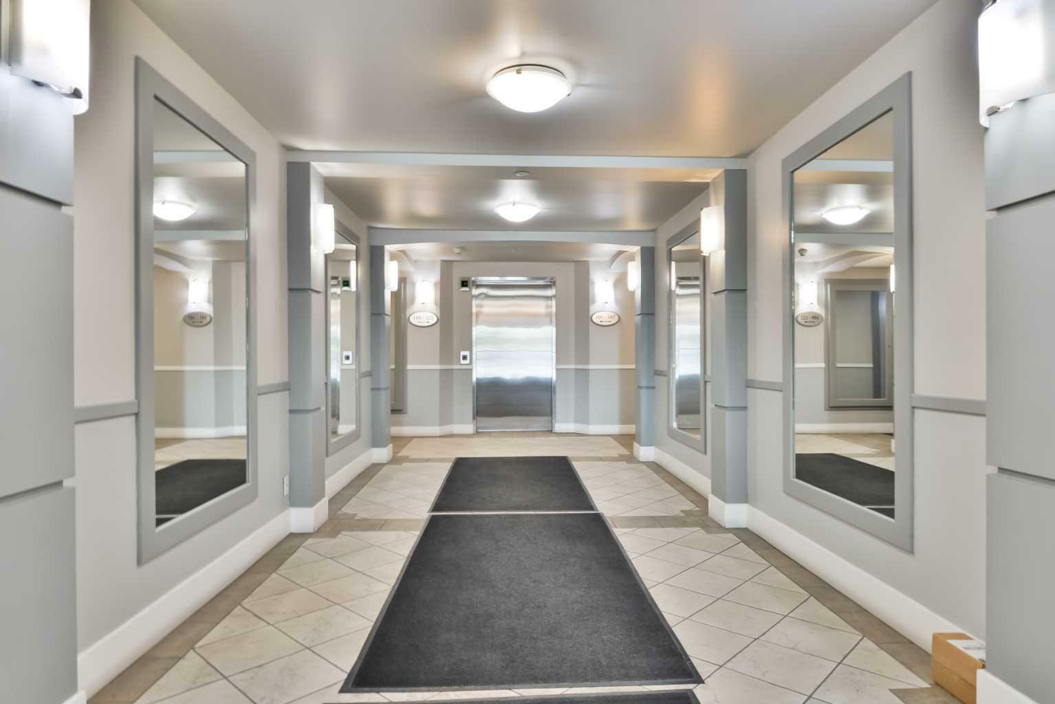 Property Photo: 1811 34 Avenue SW 302 AB T2T 2B9