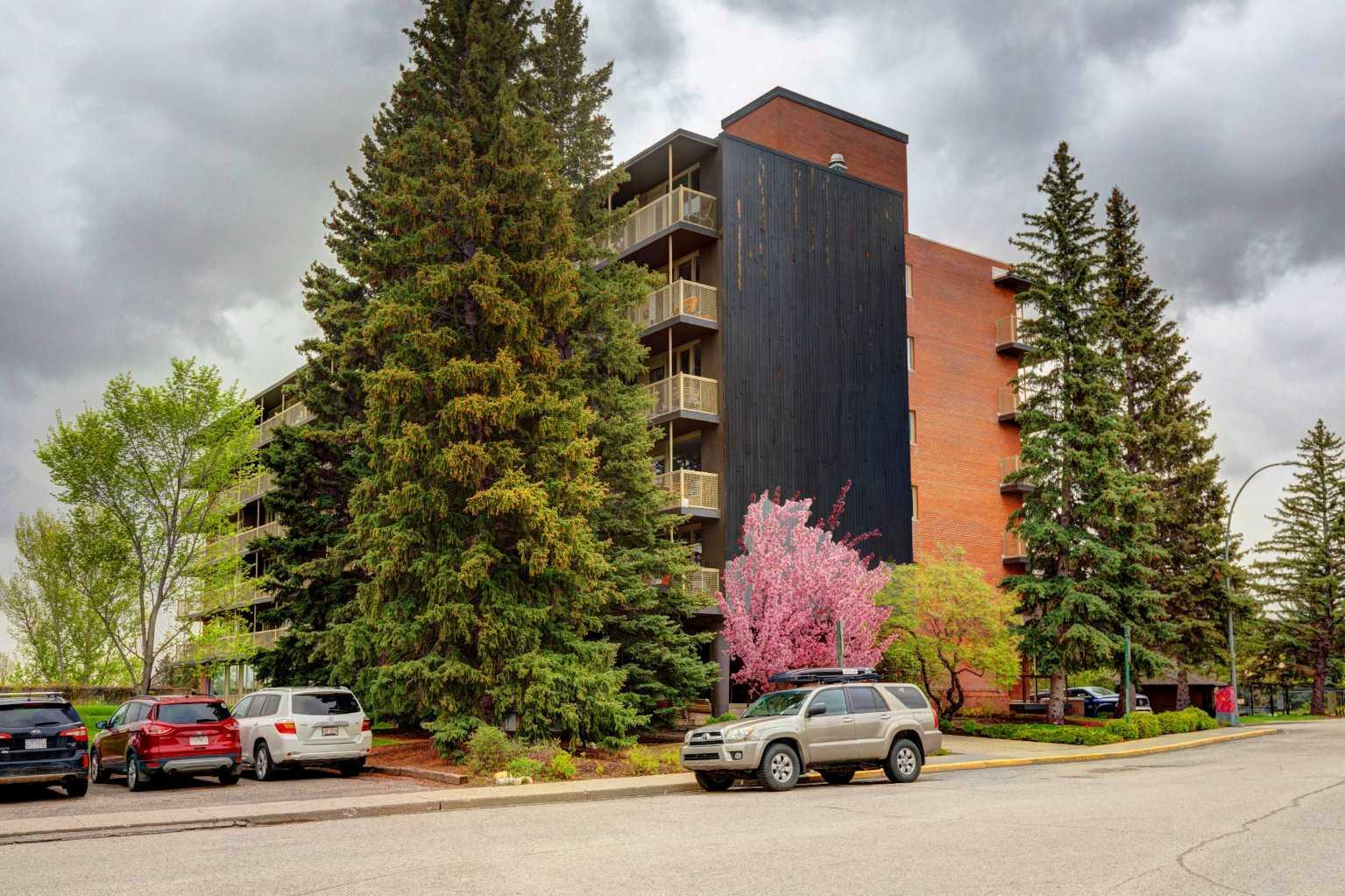 Property Photo: 3316 Rideau Place SW 504 AB T2S 1Z4