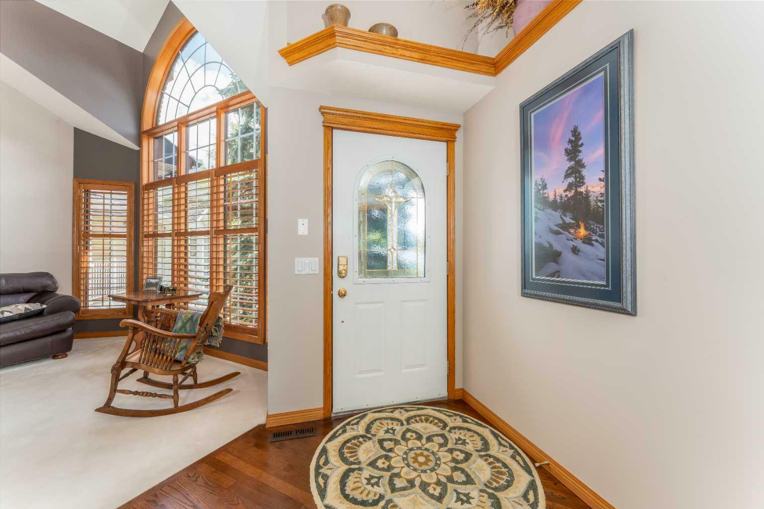 Photo de la propriété: 530 Grotto Road AB T1W 1J2