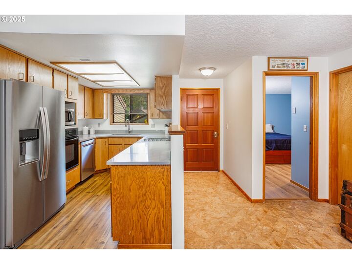 Property Photo:  13821 NW 10th Ct G  WA 98685 