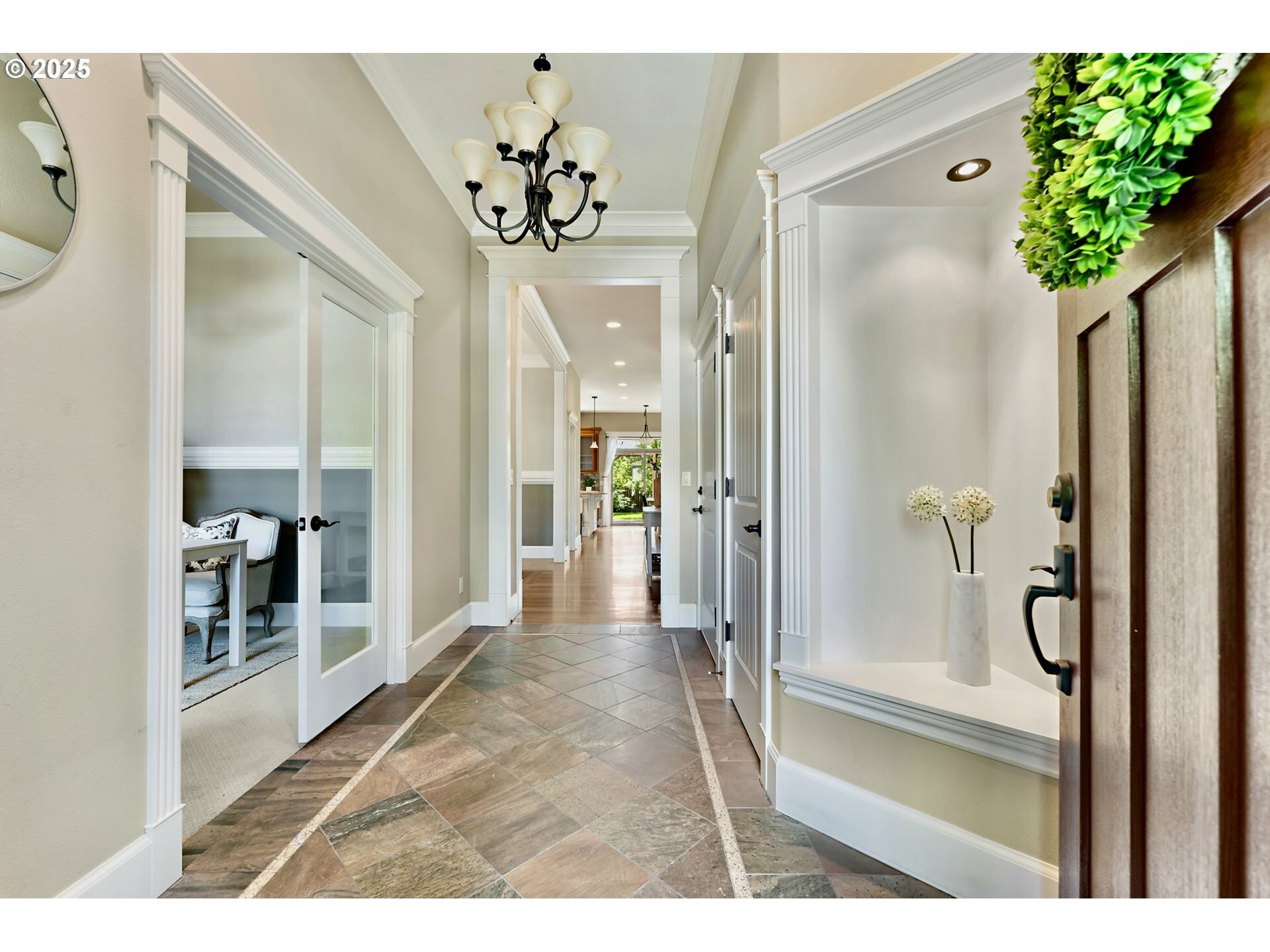 Property Photo: 7102 SW 78th Ave OR 97223