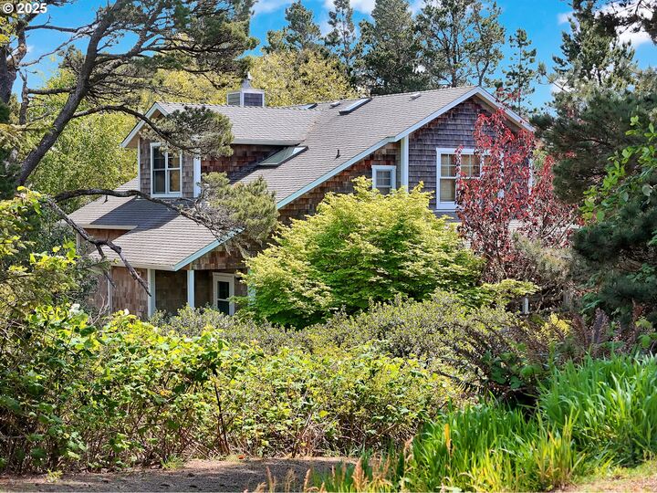 175 S Marion Ave  Gearhart OR 97138 photo