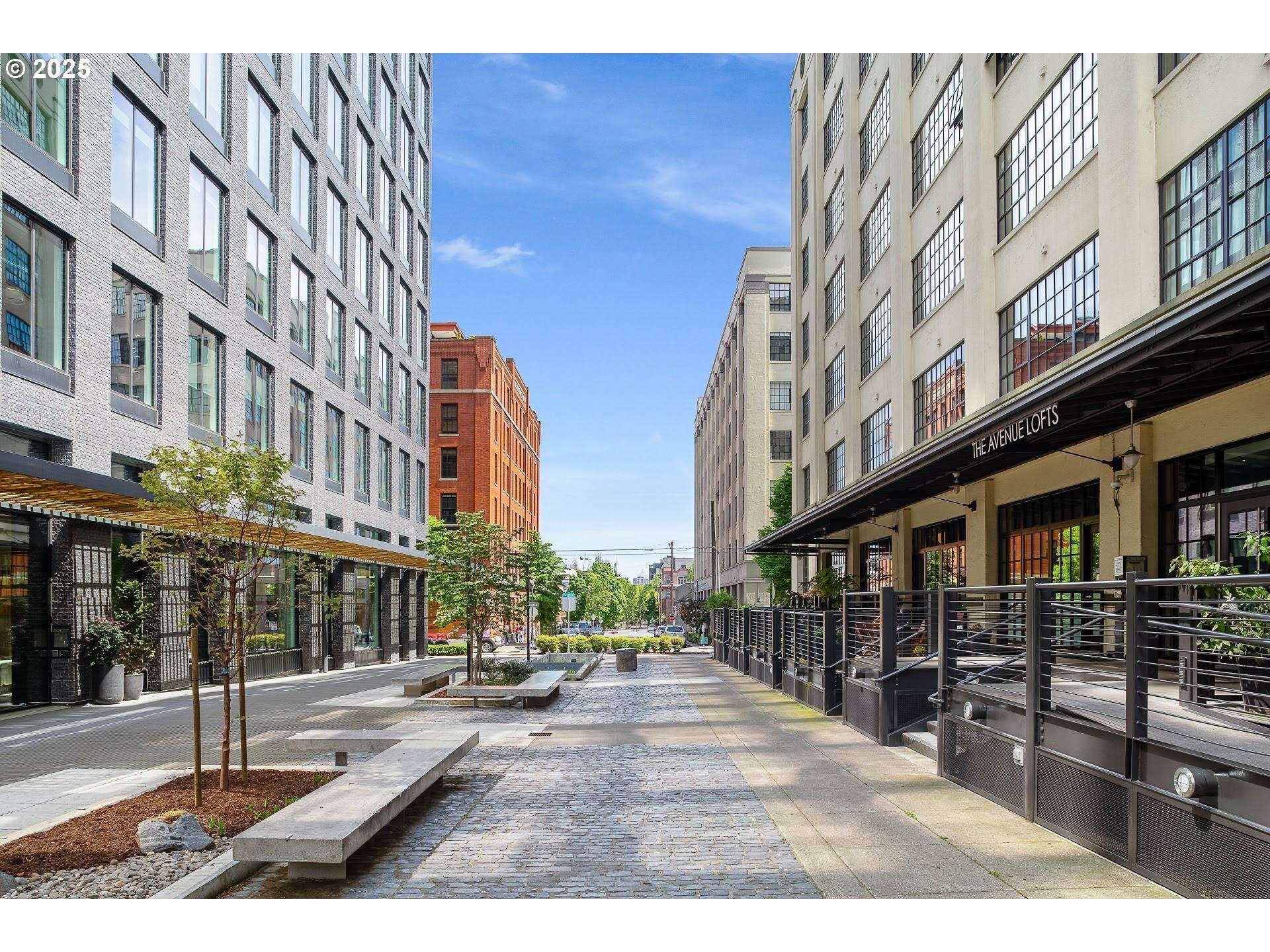 Property Photo: 1400 NW Irving St 715 OR 97209