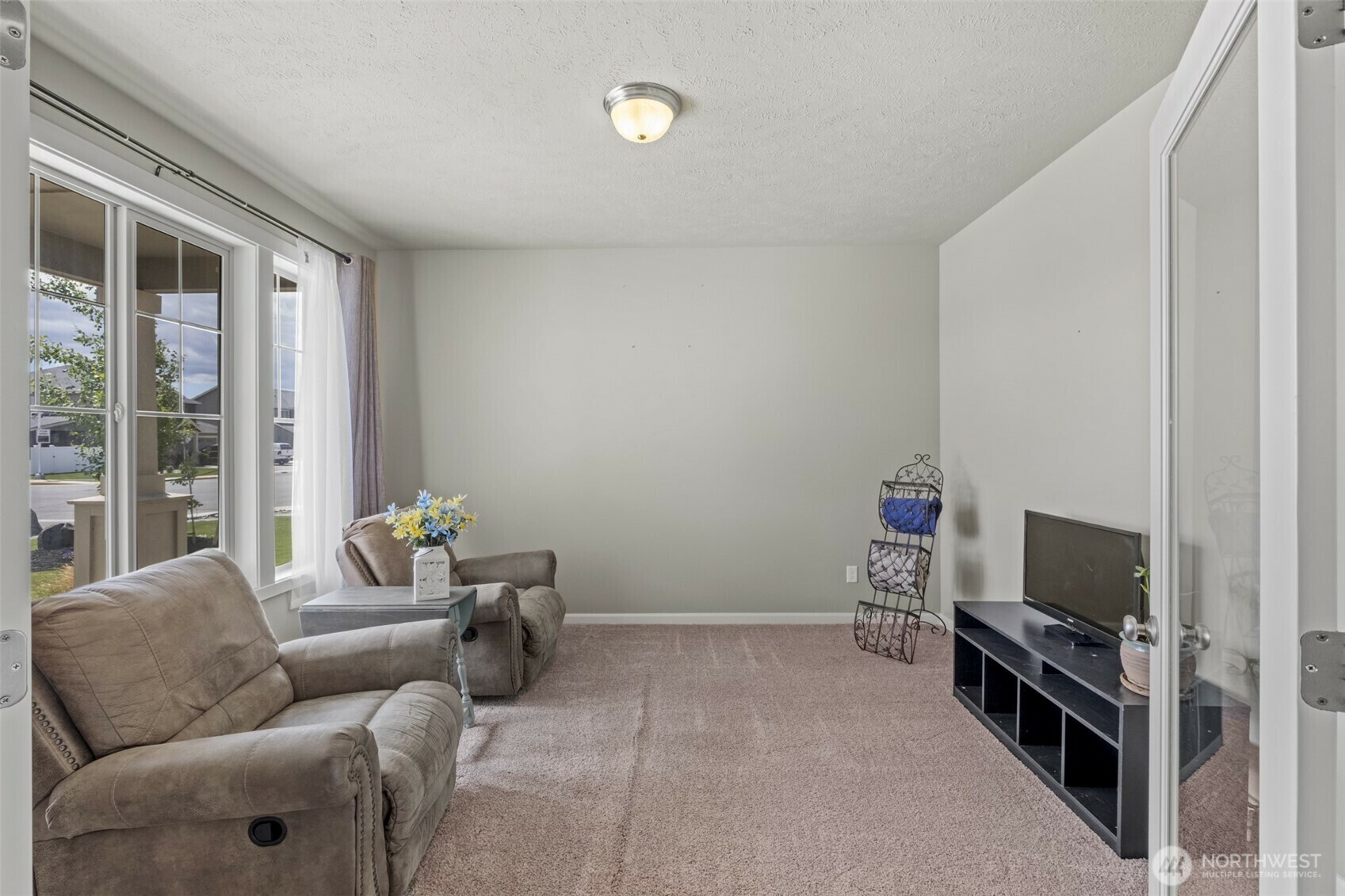 Property Photo: 301 K St NE WA 98848
